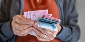 Emekliye 5 Ödeme Birden: Üç Maaş, İkramiye ve Çifte Promosyon!